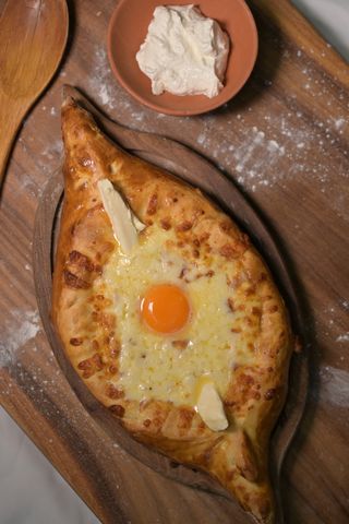 Хачапури по-аджарски 