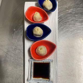 B6. Dimsum xiao long bao