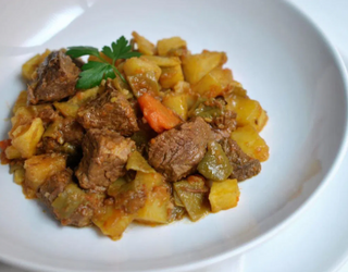 Carne con patata (ración)