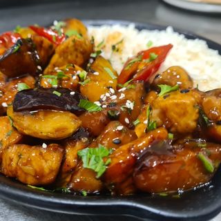 Tigaia bucatarului cu pui 500g