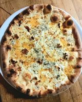 Пица Четири сирена (400г)