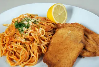 Escalopa de Pollo con Espaguetis Napolitana