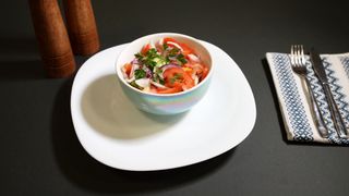 Salata de rosii si castraveti