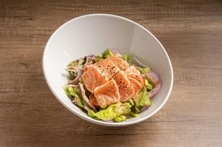 5. Ensalada De Salmón