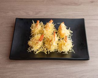 Gambas A La Patata Con Salsa De La Casa (6 Pzs.)