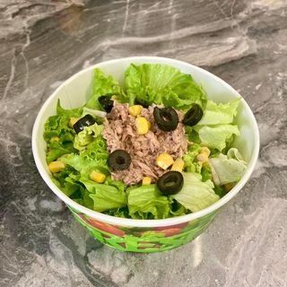 Зелена салата с риба тон 