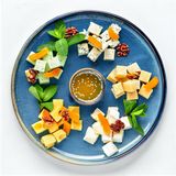 Platou cu brânzeturi