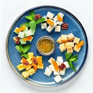 Platou cu brânzeturi