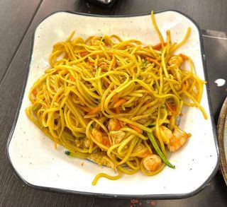 N.228 Spaghetti cinesi con gamberi