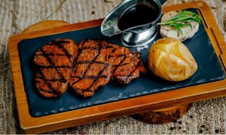 Острые ломтики из конины