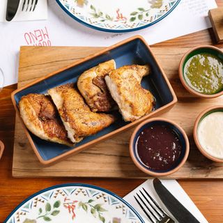 წიწილა შემწვარი სამი სოუსით