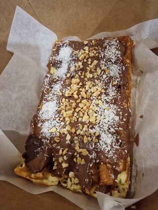 Waffle alla Nutella, nocciole e cocco