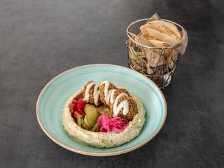 Hummus Falafel