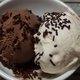 Helado Vainilla Y Chocolate