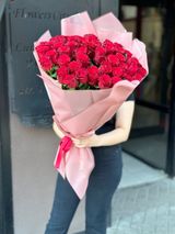 Buchet (2029)din 51 trandafiri rosii, 60 cm