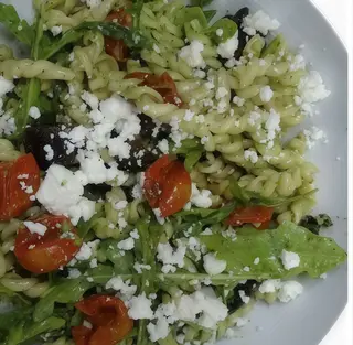 Salada de Fusilli e Feta