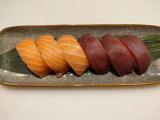 Nigiri De Salmón (3 Pzs.) Y Nigiri De Atún (3 Pzs.)