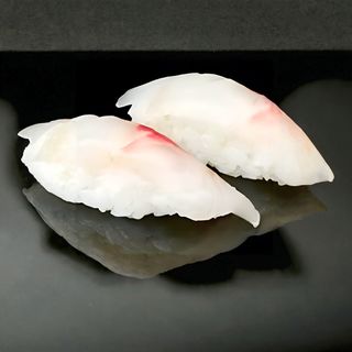 Nigiri Peixe Branco Braseado (4 Peças)