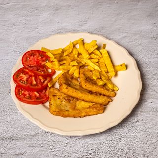 Кашкавал пане с домати и пържени картофи