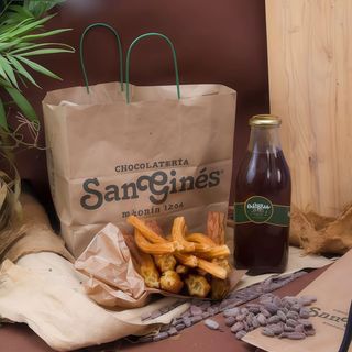 1 Litro de Chocolate + 12 Churros + 6 Porras