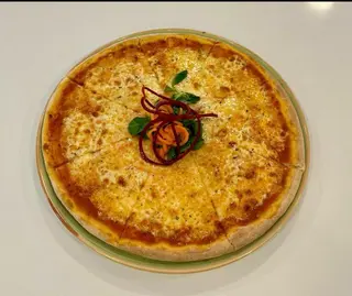 Pizza Cuatro Quesos (30 Cm.)