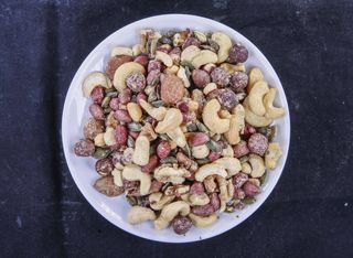 Печен микс За приятели (100гр)