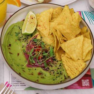 Guacamole e Totopos