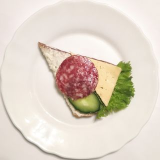 Канапка з салямі (1 шт.)