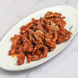 Añojo Frita Caramelizada con Agridulce Cantonés