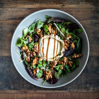 Ensalada De Queso De Cabra