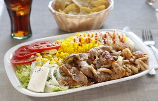 Menú Plato Con Patatas Y Bebida