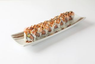 Uramaki Salmón flameado (8 Uds.) 