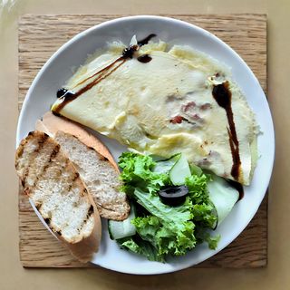 Омлет з сиром та беконом (320г)