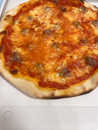 Margherita con salsiccia