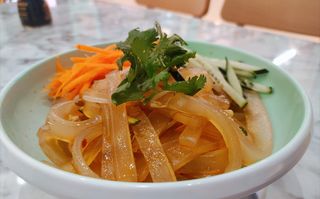 Spaghetti gelatinosi freddi