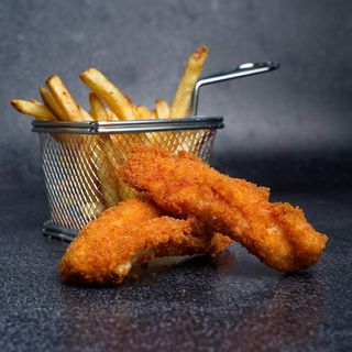 Chicken tenders sa pomfritom