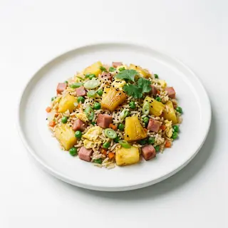 Riso saltato con ananas