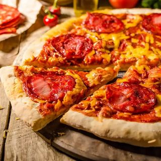 19 Pizza De Chorizo (Mediana)