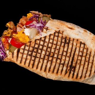 Kebab pita z mięsem mieszanym