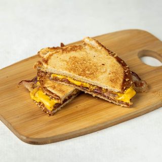Cheddar bacon tost + 2palacinke nutella plazma