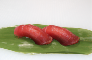 N2 Nigiri tonno - 2 pezzi