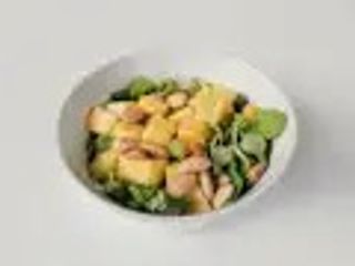 Valeriana, ananas e mandorle