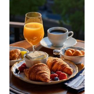 Déjeuner   petit dejeuner Le Parisien   