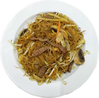Massa de Arroz com Carne de Vaca e Legumes