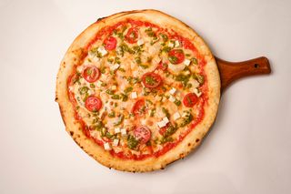 Пицца песто с куриным филе