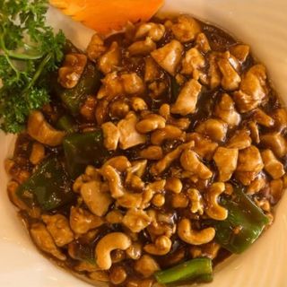 Chicken With Cashew Nuts and green pepper