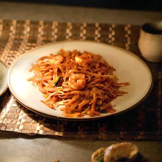 Pad thai (tagliatelle di riso) con gamberi