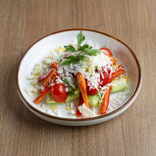 Традиционна салата  (200г)