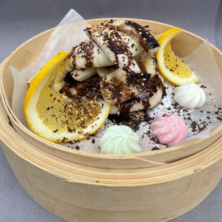 Bułeczka Bao z bananem i polewą czekoladową