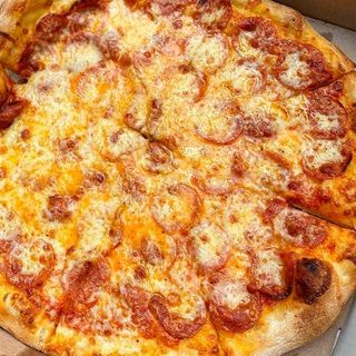 Pizza De Pepperoni (33 Cm.)